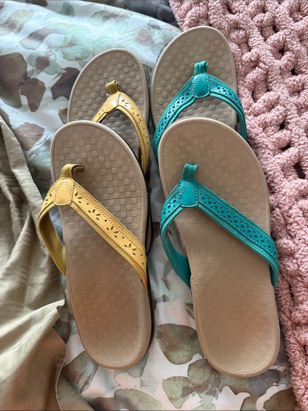 Vionic Teal and Mustard Women's Comfort Thong Sandals 2 pairs $15